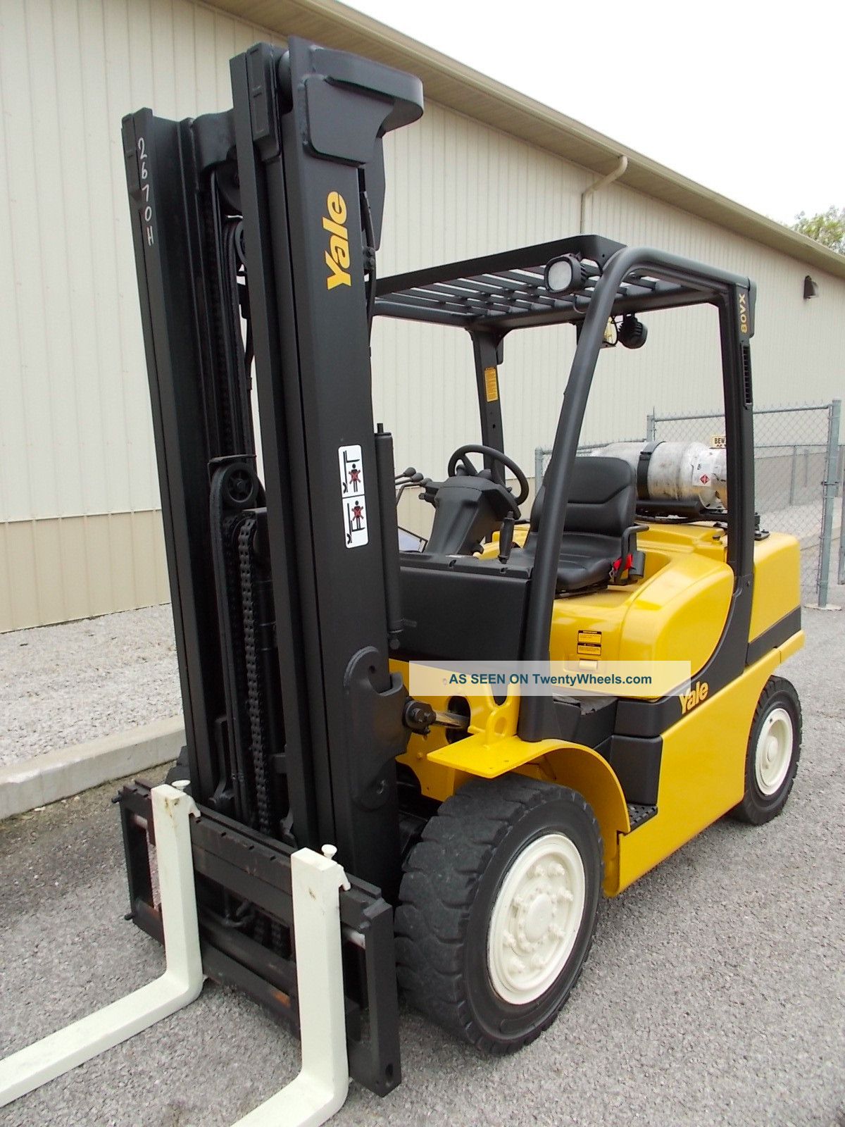 2010 Yale 8000 Lb Capacity Forklift Lift Truck Pneumatic Tire Clear