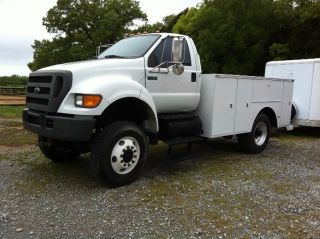2005 Ford F - 750 photo
