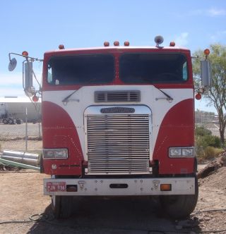 1988 Freightliner Cab Over Entry photo