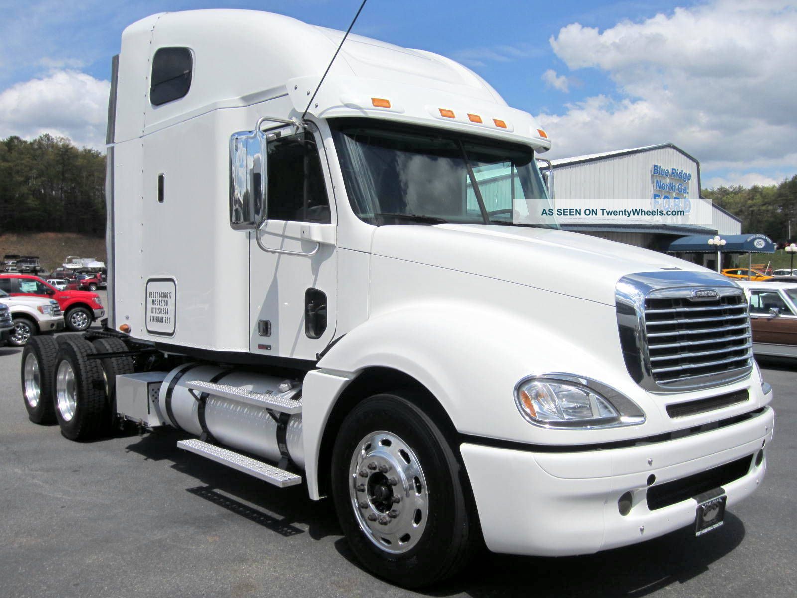 2009 Freightliner Columbia Cl120064st Sleeper Semi Trucks photo
