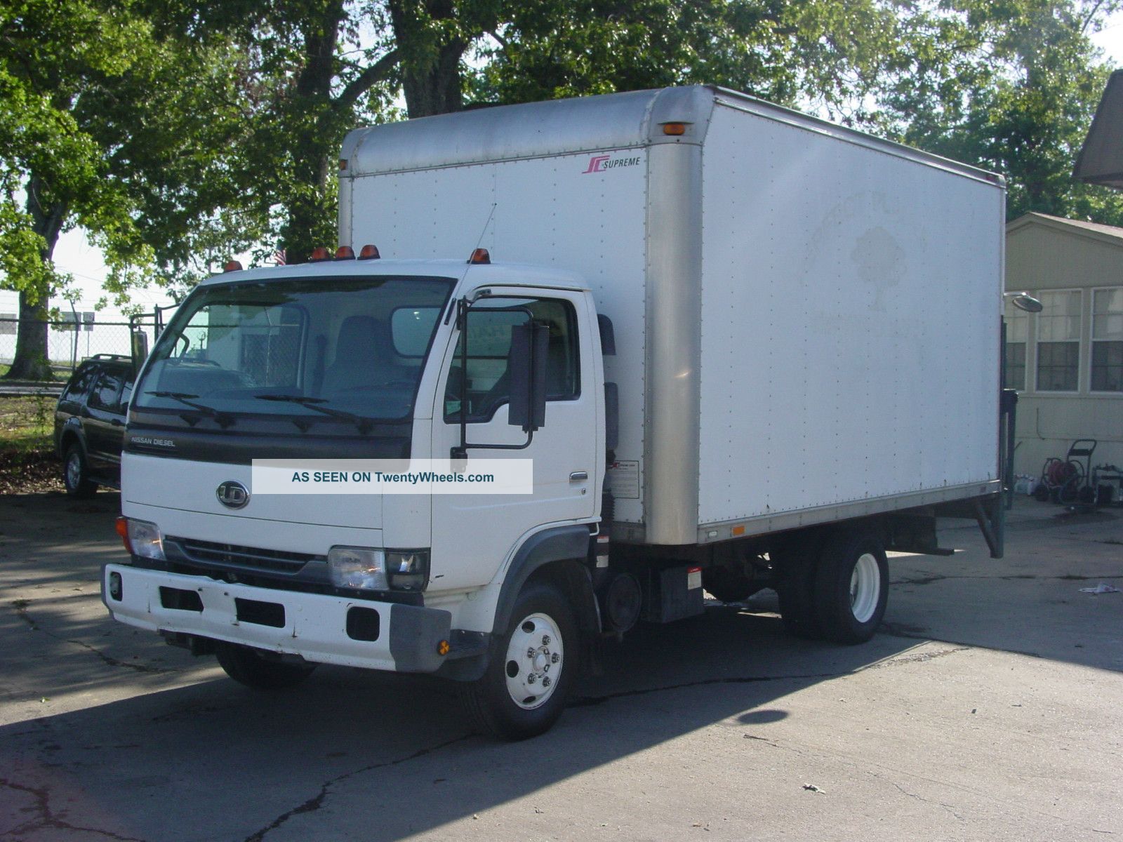 2003 Nissan Ud Box Box Trucks / Cube Vans photo