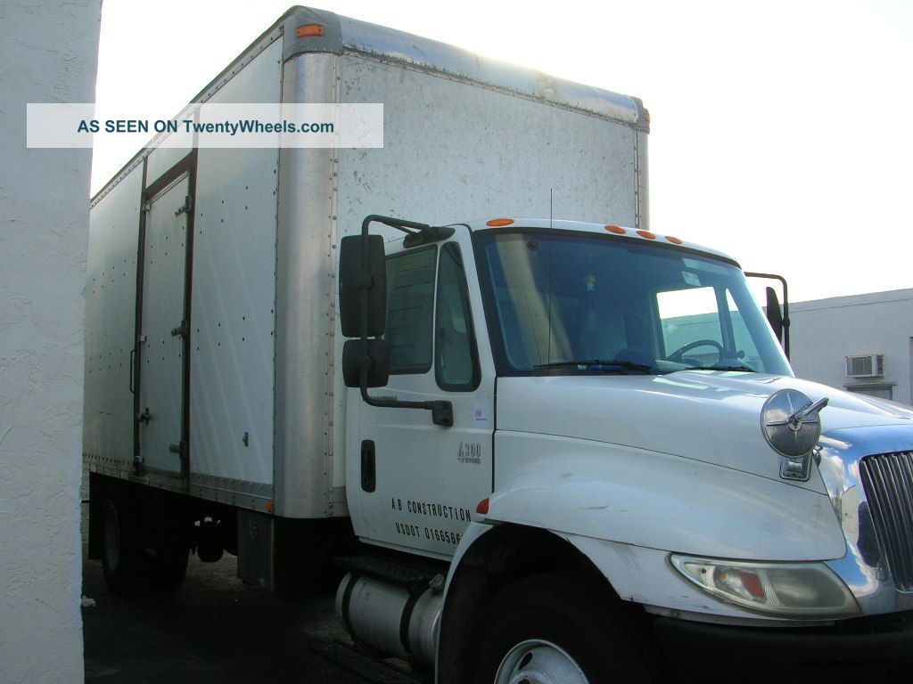 2005 International 4300 Box Trucks / Cube Vans photo