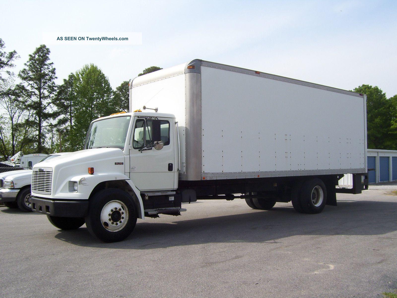 2003 Freightliner Fl70 24 Ft Box Truck