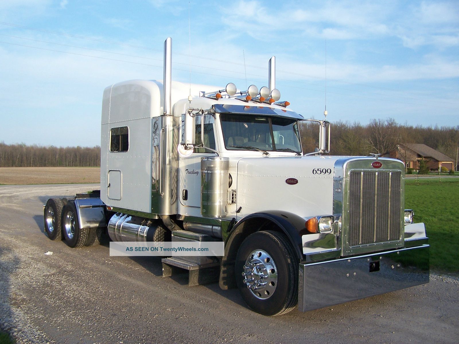 2007 Peterbilt 379 Sleeper Semi Trucks photo