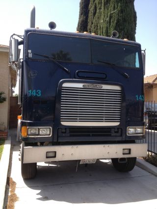1996 Freightliner Convential photo