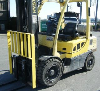 2008 Hyster H60ft 6000lbs.  Pneumatic Forklift photo