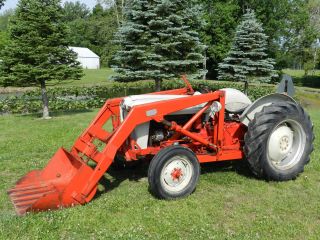 Ford 600 Tractor & Front Hydraulic Loader photo