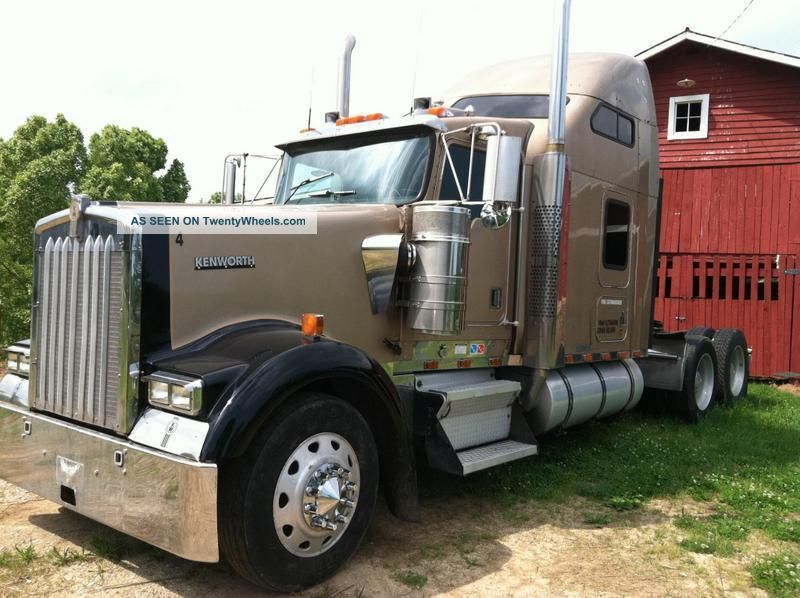 1997 Kenworth 900l Sleeper Semi Trucks photo
