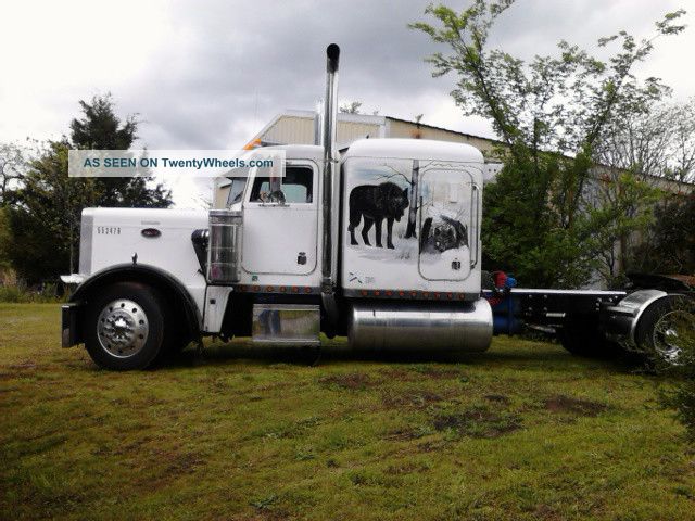 1984 Peterbilt 359 Sleeper Semi Trucks photo