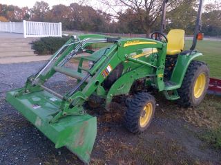 2007 John Deere 3520 Tractor 300cx Loader 4wd Only 360 Hours photo