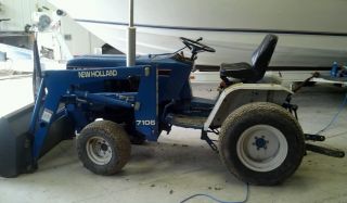 1220 Ford Tractor W/ Loader 4x4 photo