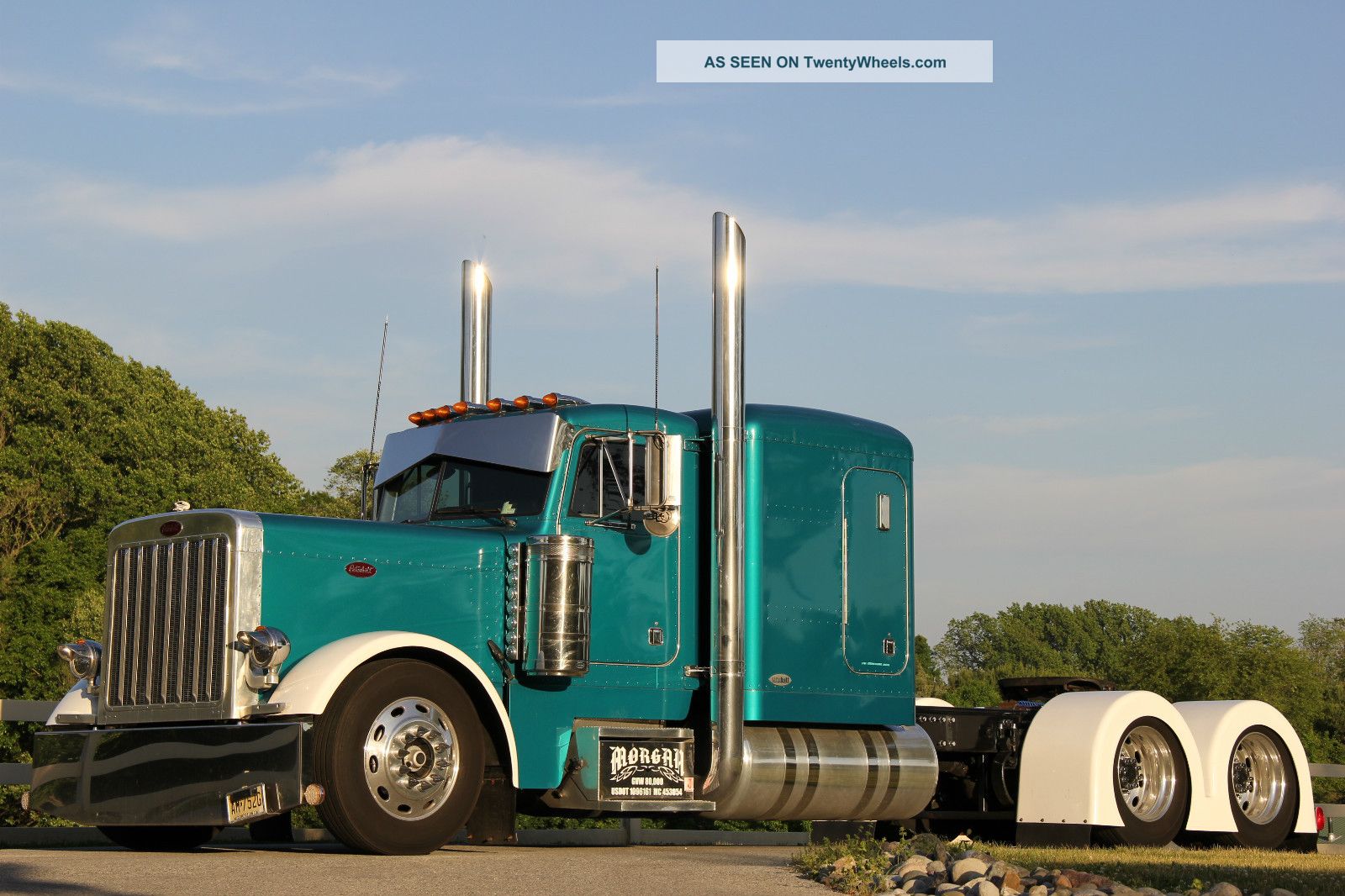 2004 Peterbilt 379 Sleeper Semi Trucks photo