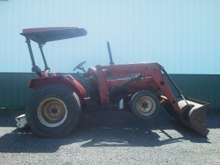 Case Ih 275 Tractor With 10qa Loader photo
