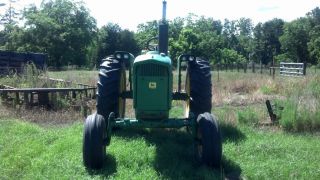 John Deere Tractor photo
