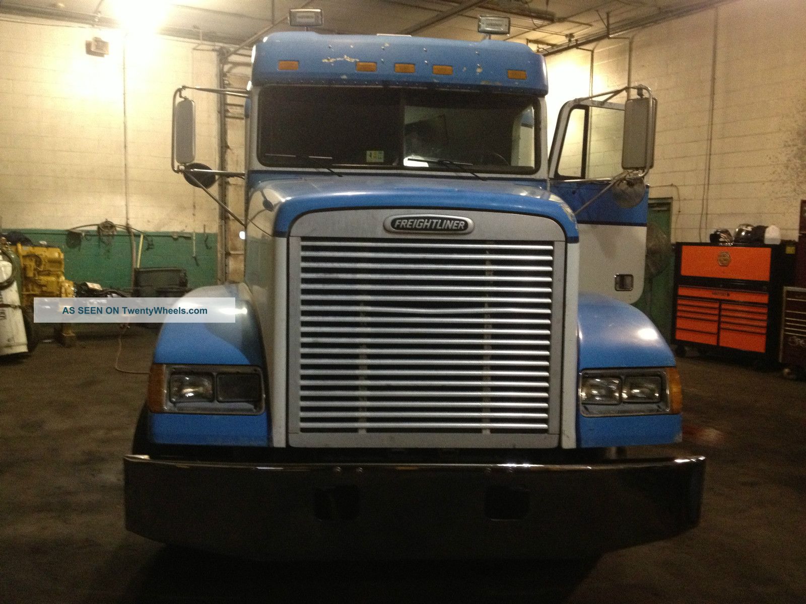 1997 Freightliner Fld Midroof Sleeper Semi Trucks photo
