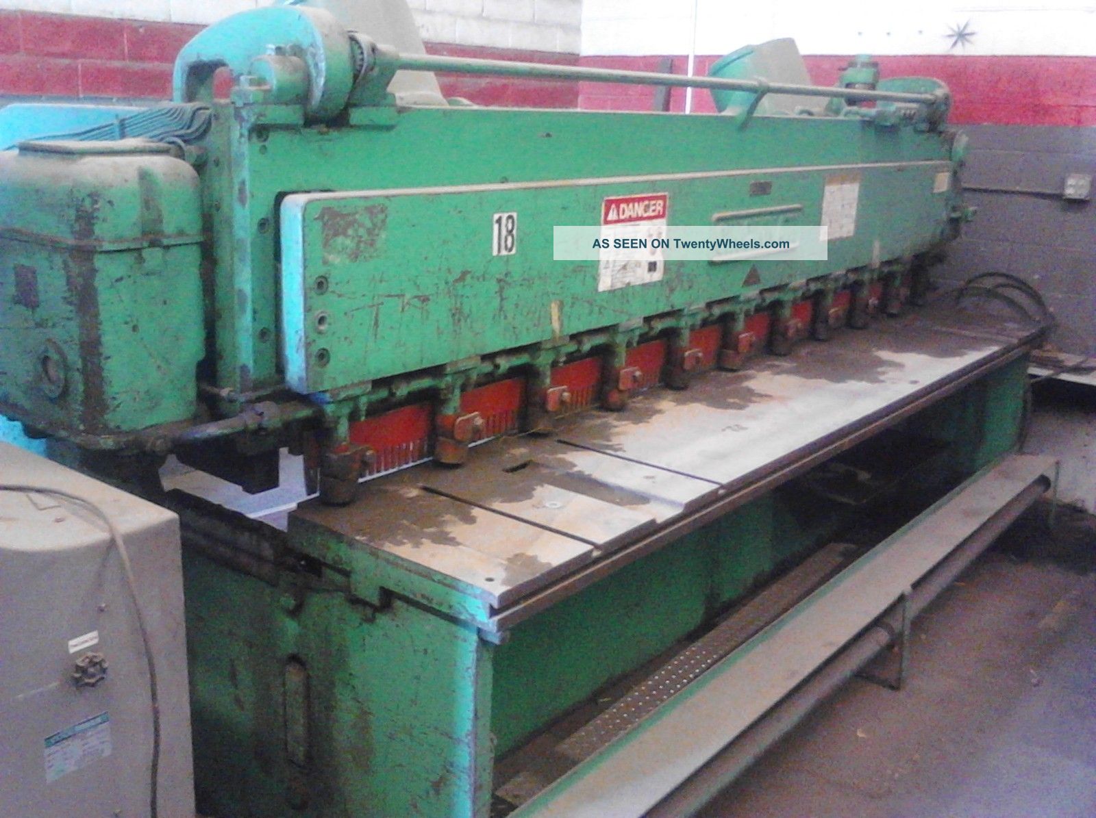 Cincinnati 1810 Shear Sheet Metal Shears photo