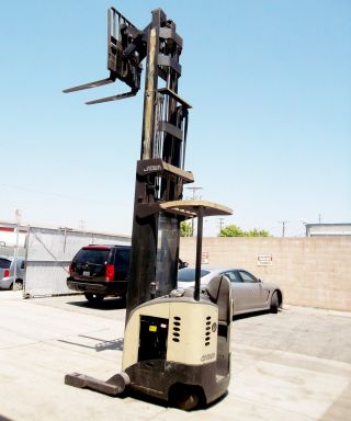 Crown Stand Upright Vertical Forklift Rr 5000 Series Side Shifter A64069 photo