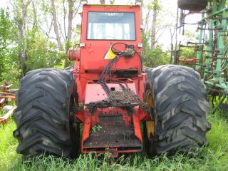 900 Versatile Farm Tractor 903 Cummins photo