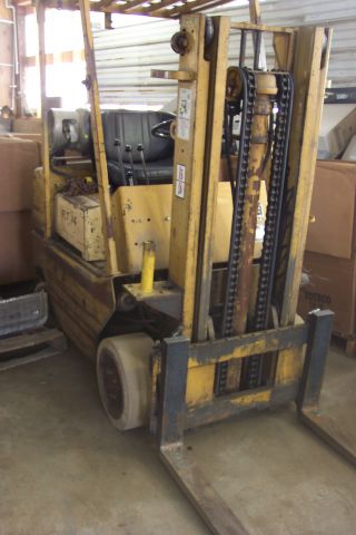 Tcm 4,  000 Lb Capacity Forklift - - - Nissan 4 Cyl - - Lp photo