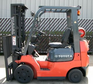 Toyota Model 7fgcu20 (2000) 4000lbs Capacity Lpg Cushion Tire Forklift photo