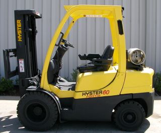 Hyster Model H60ft (2007) 6000lbs Capacity Lpg Pneumatic Tire Forklift photo