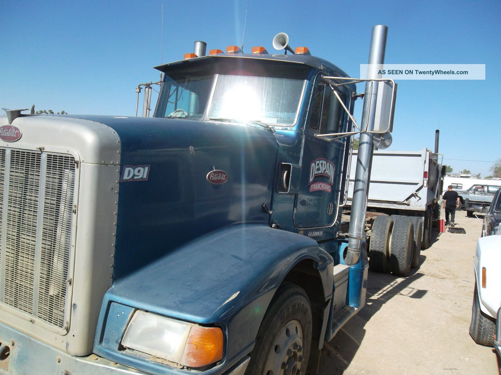 1991 Peterbilt 377 Sleeper Semi Trucks photo