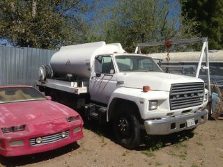 1984 Ford F600 photo