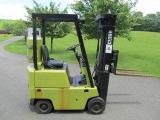 Clark 2000 Lbs Forklift 3 Mast With Side Shift 4cyl Propane photo