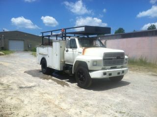 1989 Ford F 700g photo