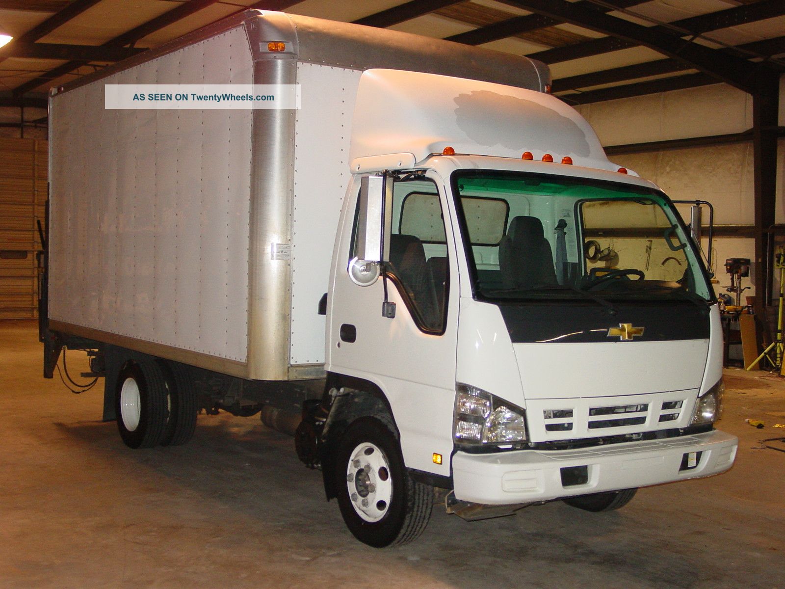 2006 Chevrolet W3500 Box With Liftgate Box Trucks / Cube Vans photo