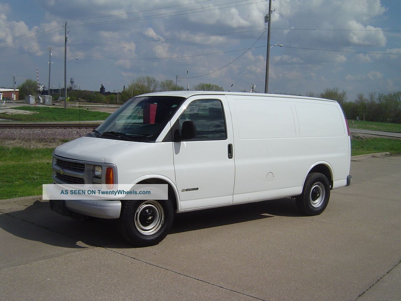 2002 Chevrolet Express Van Delivery / Cargo Vans photo