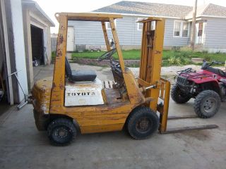 Toyota Air Tired Forklift Fork Lift photo