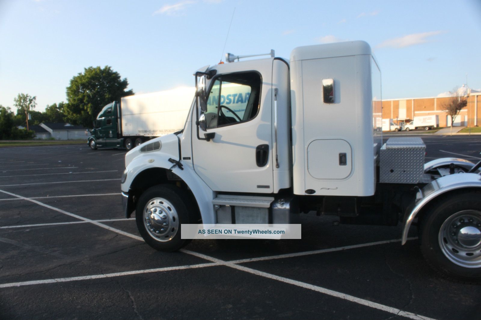 2004 Freightliner M2 106 Business Class