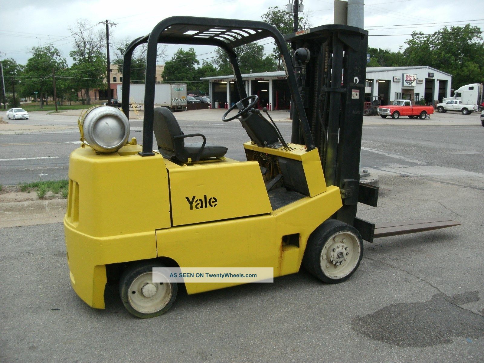 Yale 7000 Lb Fork Lift Forklifts photo