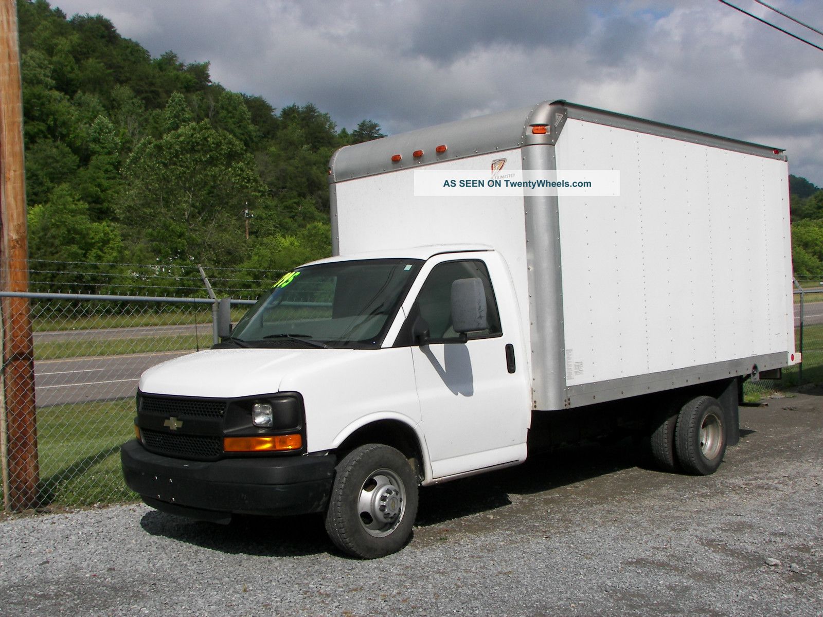 2006 Chevrolet 3500 Box Trucks / Cube Vans photo