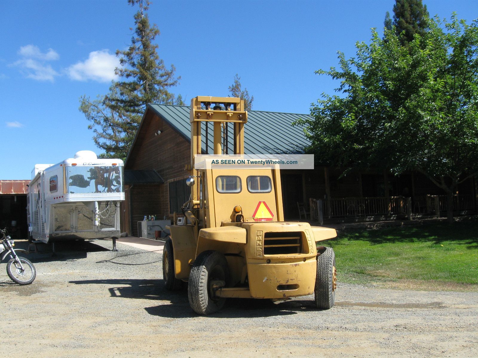 Baker York 15,  000 Pound Fork Lift Forklifts photo