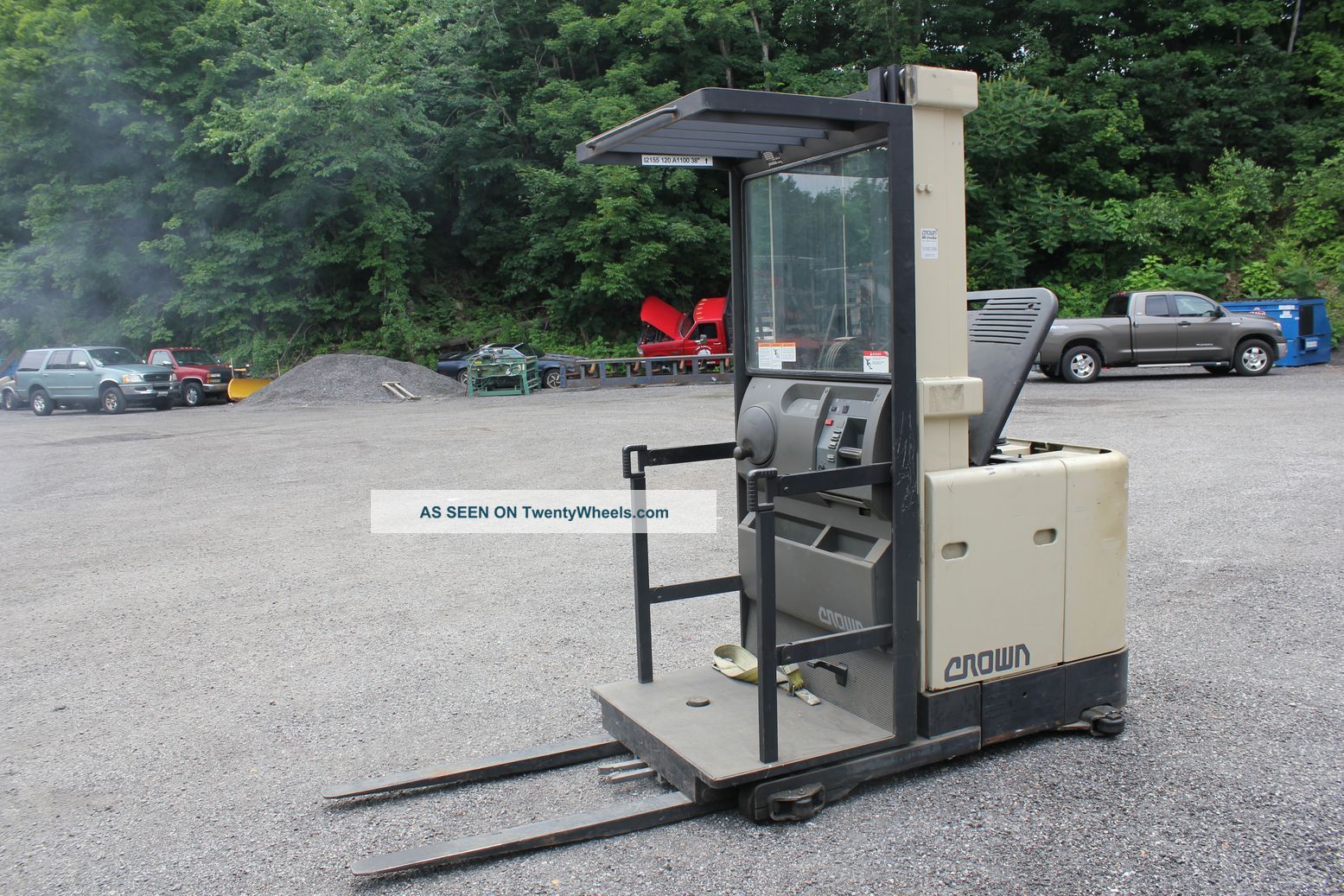 Crown Sp3010 - 30 Stockpicker Forklift - 42 