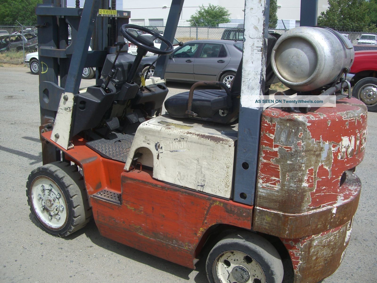2000 Nissan 40 forklift