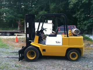 Yale 9000 Ib Pneumatic Forklift With Dual Drive Wheels photo