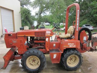Ditch Witch 2003 Model 3700 photo