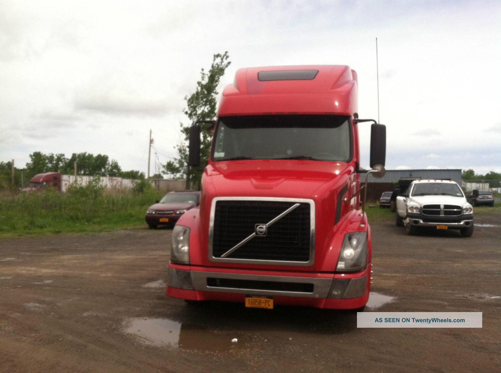 2006 Volvo 780 Sleeper Semi Trucks photo
