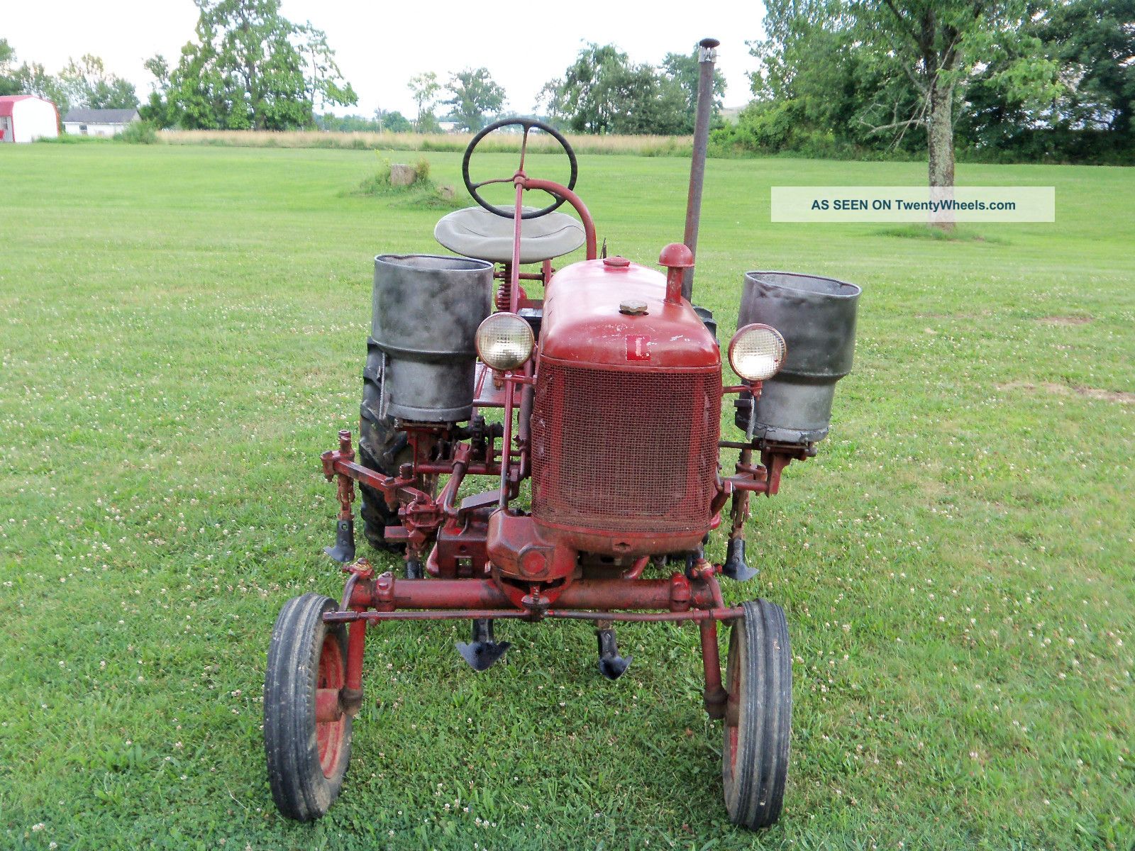 International Farmall Cub & Cultivators & Double Side Dresser