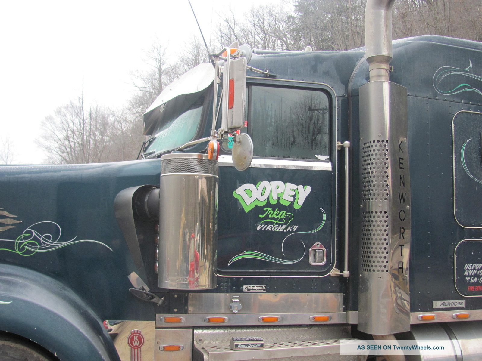 2000 Kenworth W 900 L Sleeper Semi Trucks photo
