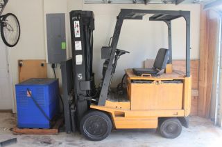 Forklift T.  C.  M.  4000 Lbs - photo