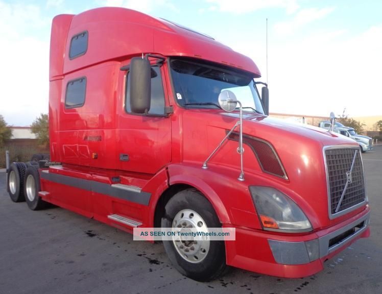 2006 Volvo 780 Sleeper Semi Trucks photo