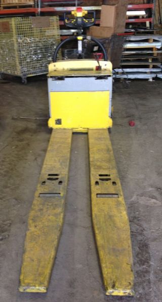 2004 Hyster Electric Walking Pallet Jack Rider photo