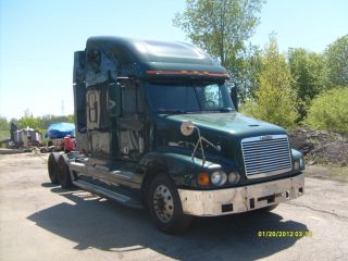 2003 Freightliner Centry photo