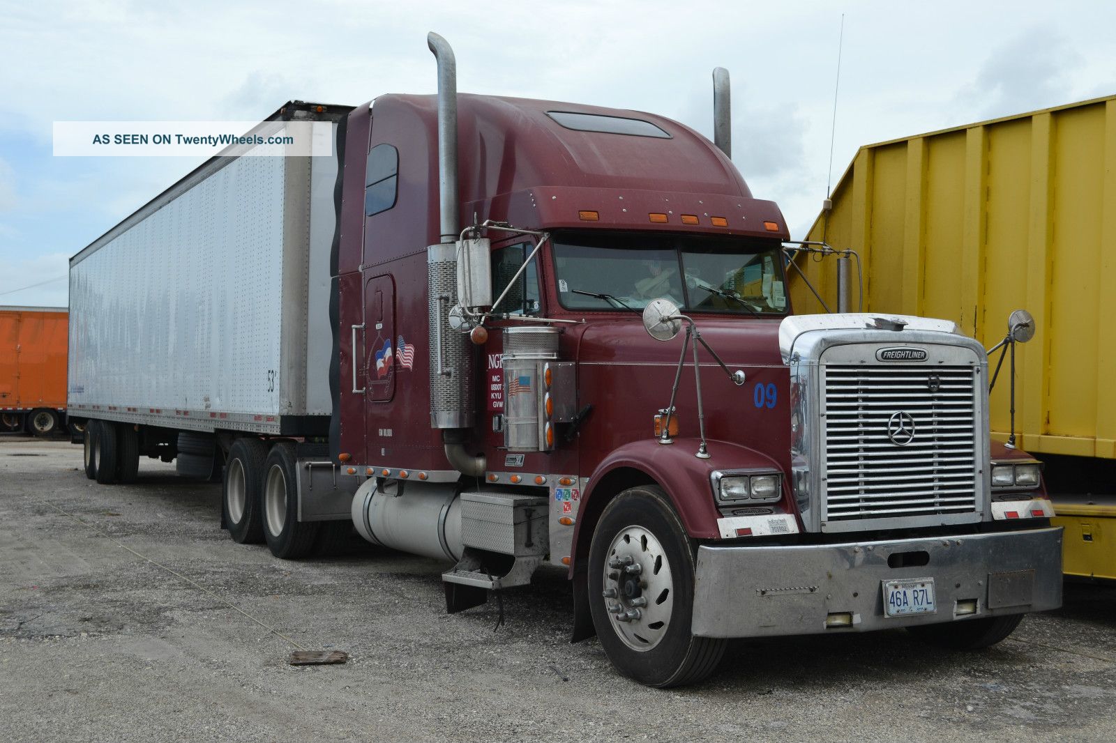 2003 Freightliner Classic Xl Owner Operator Edition Sleeper Semi Trucks photo