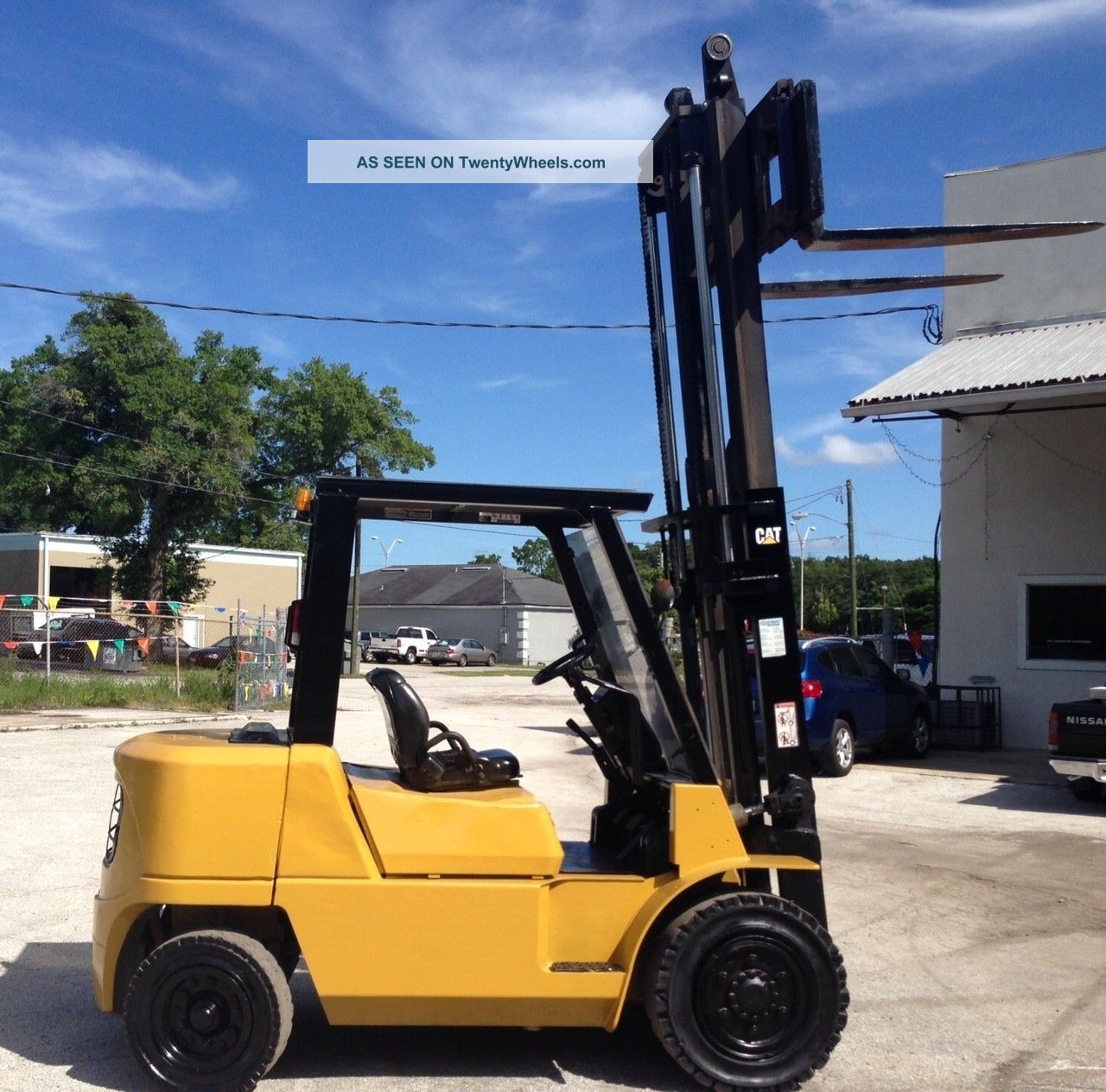 Caterpillar Dp40k Forklift 8000lbs Forklifts photo