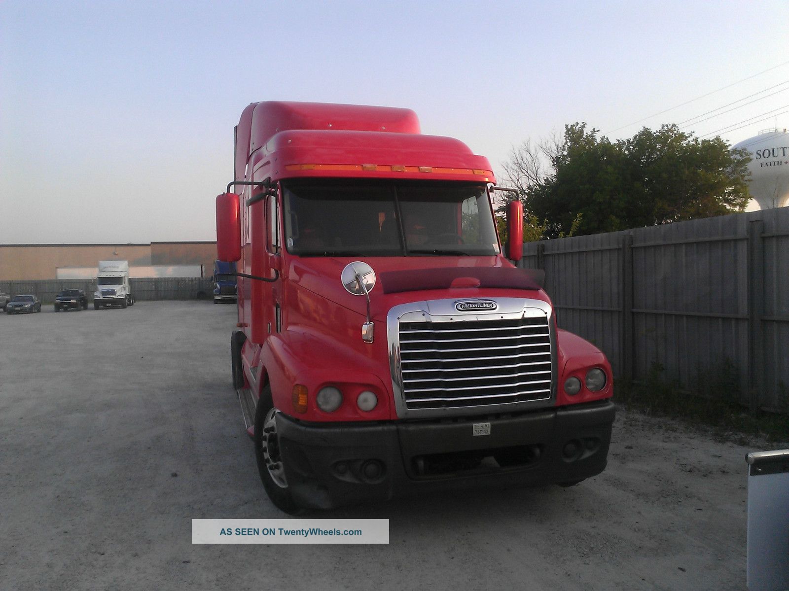 2004 Freightliner Century Sleeper Semi Trucks photo
